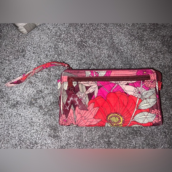vera bradley wallet - Picture 1 of 3
